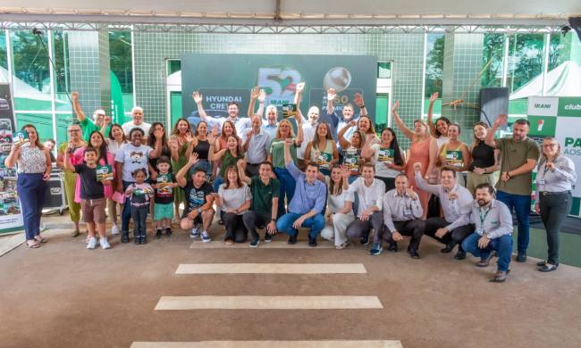 Irani Supermercados celebra 52 anos com entrega de prêmios