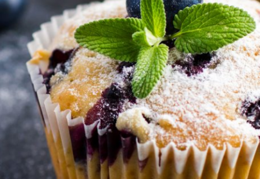 Muffin de cenoura com mirtilos