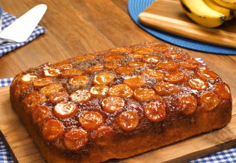 Bolo de banana caramelizado